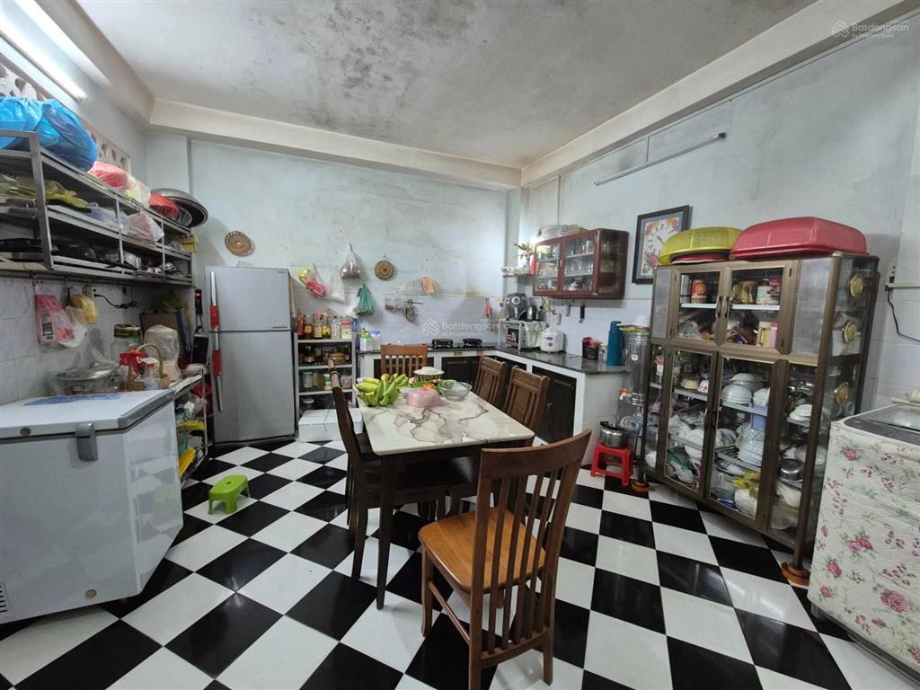 Nhà riêng nở hậu vuông gần gấp đôi, 6pn, 3wc, 67m2, hẻm xe hơi vào tận nhà q. 11