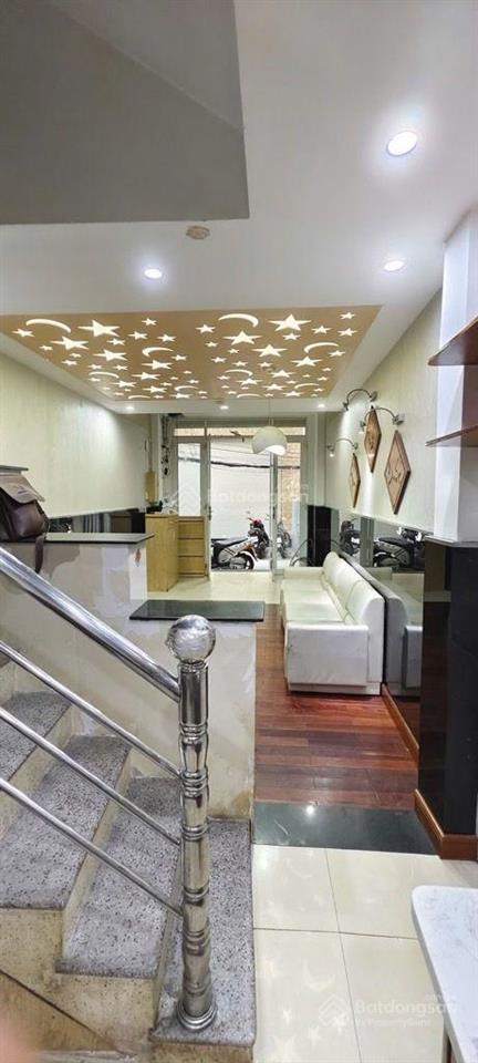 Nhà cao thắng 5 tầng hẻm xe hơi 5m .ngay chợ dòng tiền 3001 năm dt 32.m2.bán 8.5tỷ