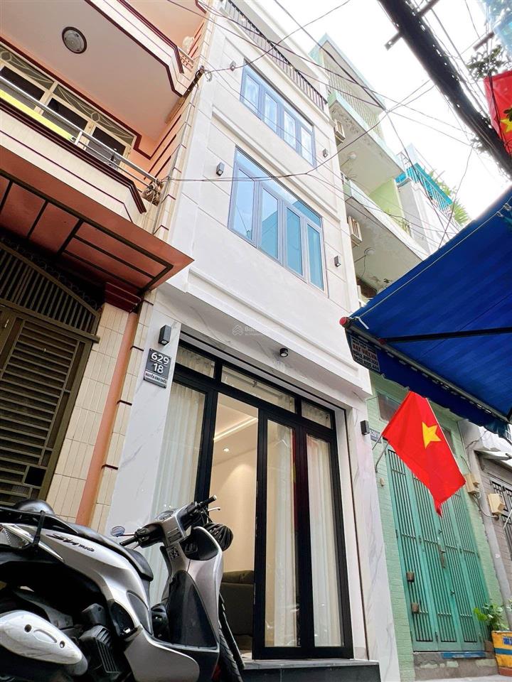 Bán nhà q3 nhà mới hẻm thông 4m vai bước ra lý thái tổ f bàn cớ dt 24m2 .bán 9.6tỷ tl
