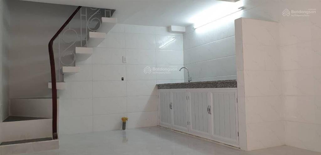 Đường hòa hưng trung tâm q10 khu vực mua bán đông đúc f hòahưng .18m2 .4 tầng .bán 3.6tỷ tl