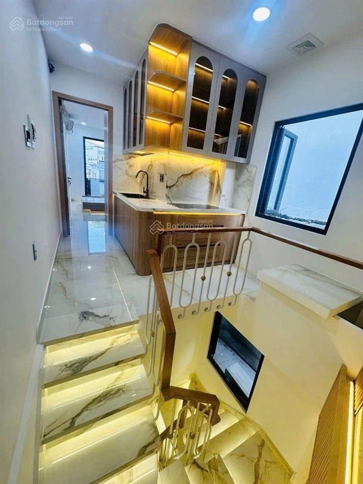 Bán nhà mặt tiền đường hòa hưng nhà mới giá rẻ 24m2. 3tầng gía 5.9 tỷ .mới đẹp