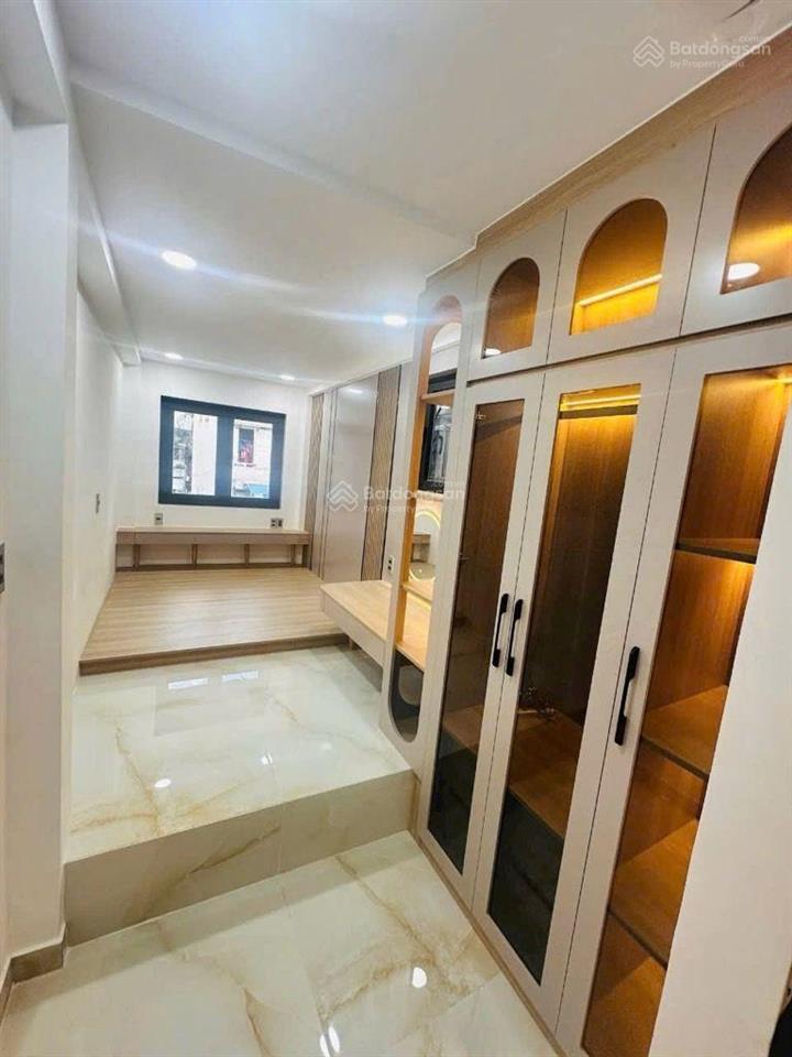 Bán nhà mặt tiền đường hòa hưng nhà mới giá rẻ 24m2. 3tầng gía 5.9 tỷ .mới đẹp