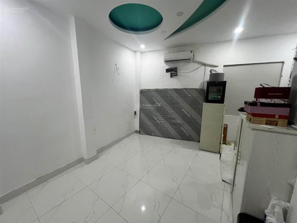Nhà bán cách mạng tháng tám f hòa hưng dt 28 m2. 3 tầng giá bán 3.95 tỷ tl