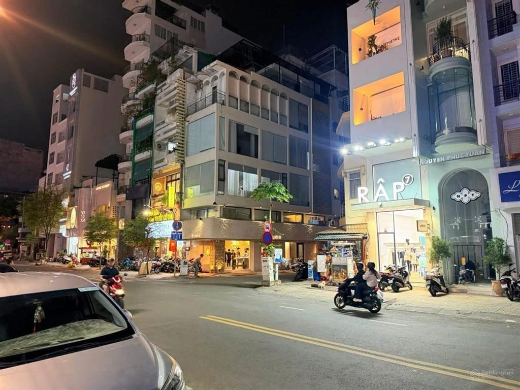 Dt sử dụng 95m² ngay phường bàn cờ võ văn tần 4 tầng trung tâm q3 nội thất sang xịn. 4.95 tỷ tl