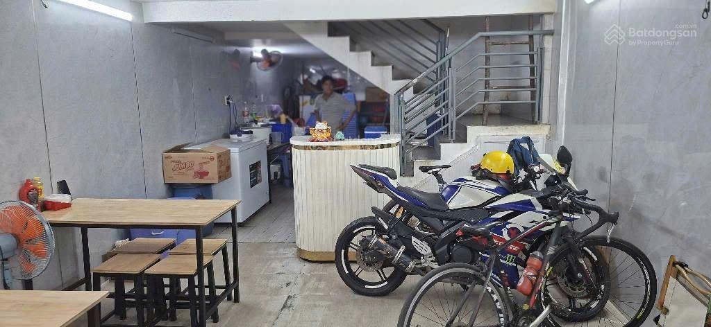 Cần bán gấp trung tâm q5 giáp ngô gia tự, lô góc, cc nguyễn tri phương. dt 106 m2, giá 9.99 tỷ