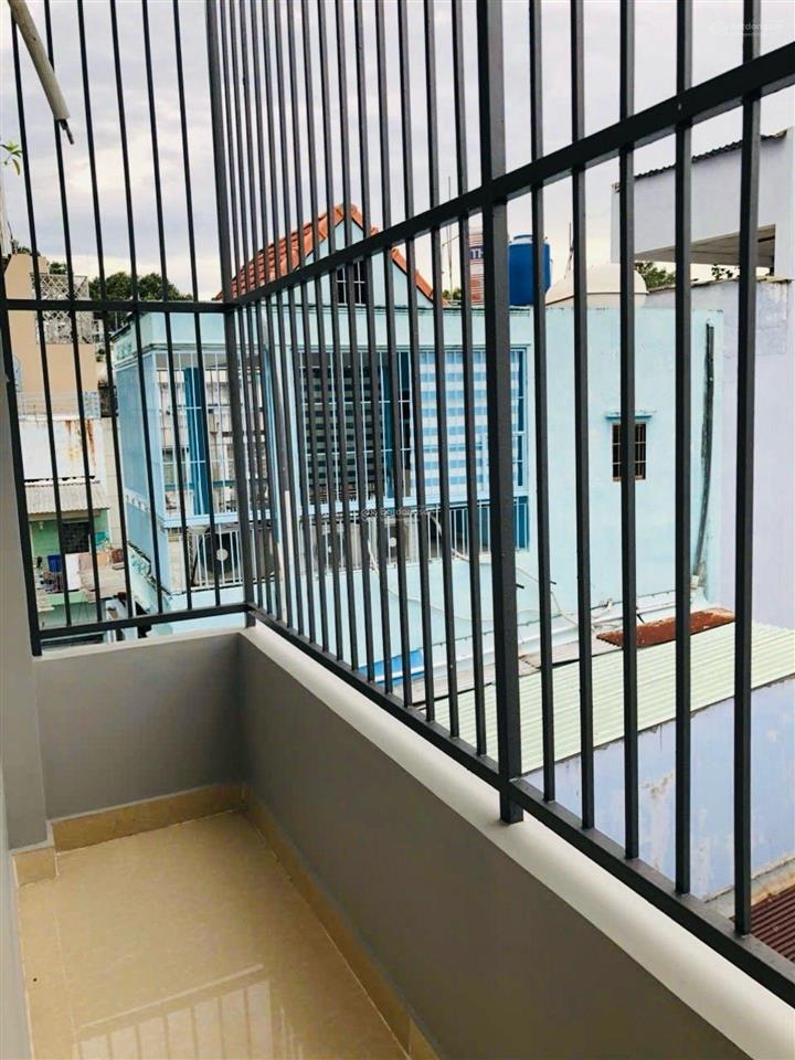 Nhà đẹp giá rẻ. 2 mặt hẻm xe hơi thoáng mát. dt 34m2. 5 tầng, 9 tỷ tl