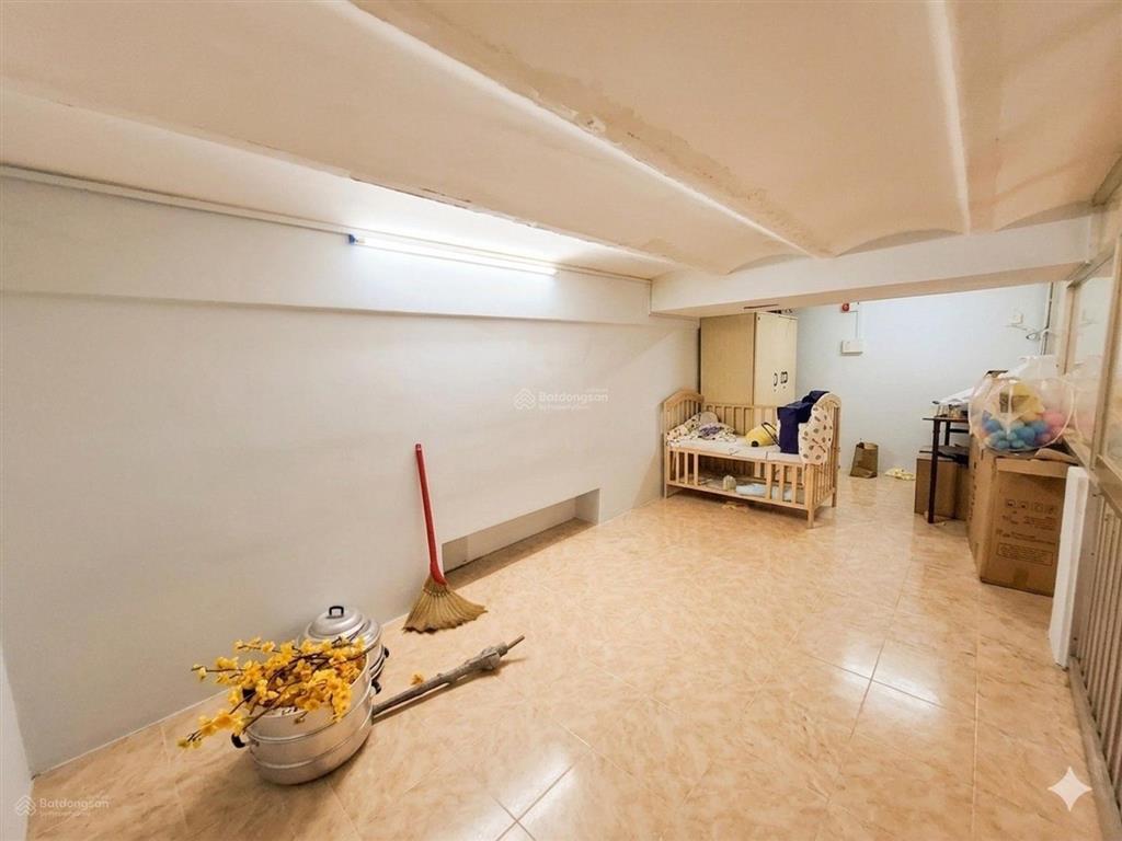 Chủ muốn bán nhanh rẻ trần nhân tôn f vườn lài dt.58m2 .rẻ hơn gía thị trường 40/100 gía 5.5tỷ tl
