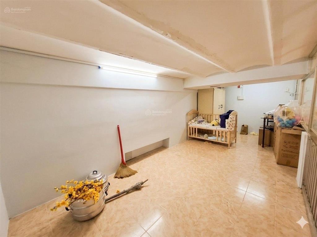 Chủ muốn bán nhanh rẻ trần nhân tôn f vườn lài dt.58m2 .rẻ hơn gía thị trường 40/100 gía 5.5tỷ tl