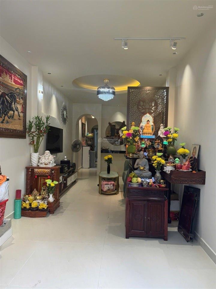 Khu vực hiếm nhà bán, đang hoàn thiện, căn ngay góc 2 mặt đường, 55m2. bán giá 9.3 tỷ tl
