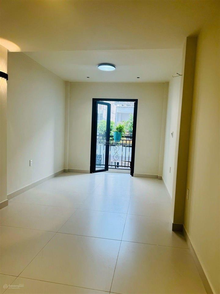 Khu vực hiếm nhà bán, đang hoàn thiện, căn ngay góc 2 mặt đường, 55m2. bán giá 9.3 tỷ tl