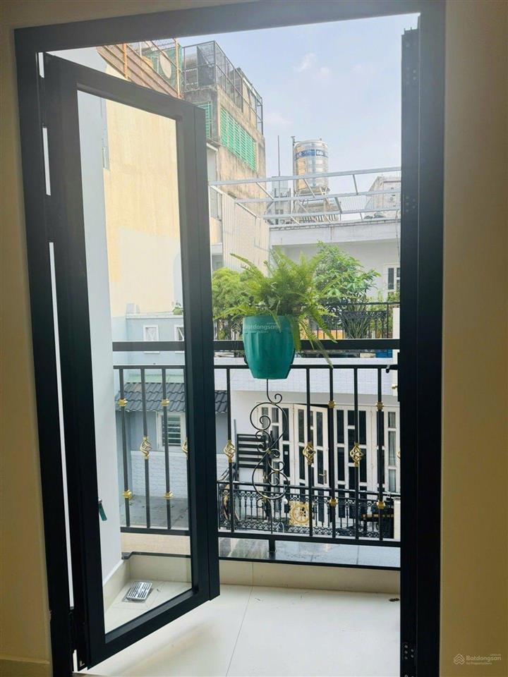 Khu vực hiếm nhà bán, đang hoàn thiện, căn ngay góc 2 mặt đường, 55m2. bán giá 9.3 tỷ tl