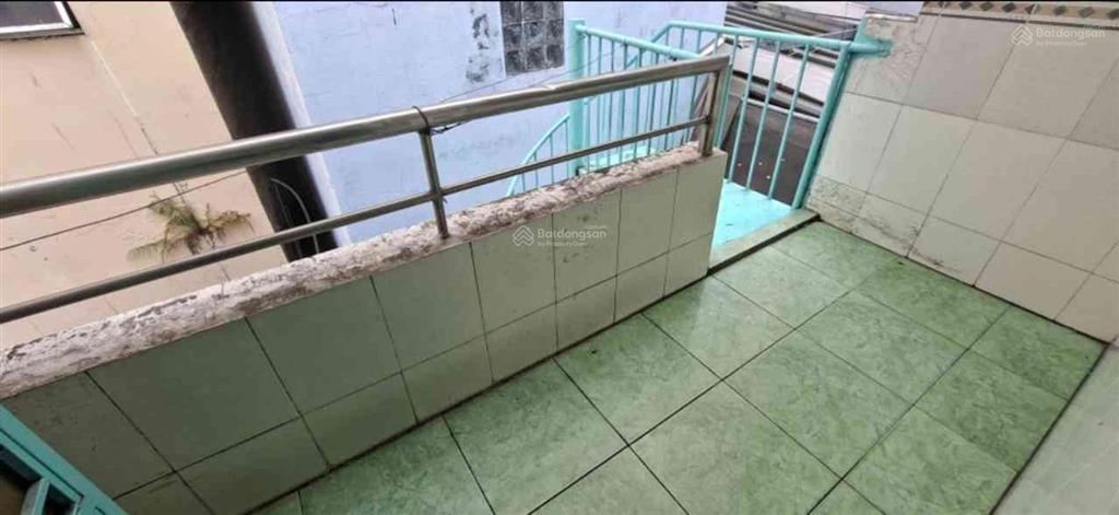 Căn nhà nằm trên vị trí cực kỳ đắt địa ngay q3. chợ bàn cờ .khu ẩm thực về đêm dt 58m2 gía 7tỷ tl