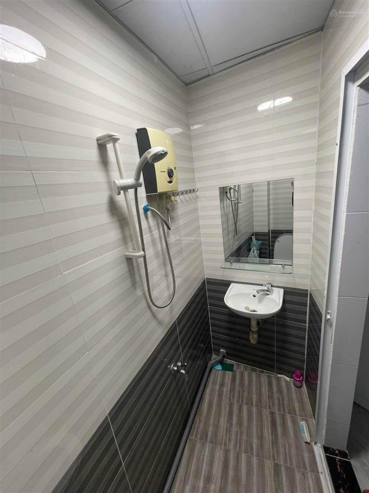 Nhà q.3 mặt tiền hxt 6m ngay góc nguyễn thiện thuật .ngay chợ bàn cờ .dt 40m .2 tầng bán 6.9 tỷ