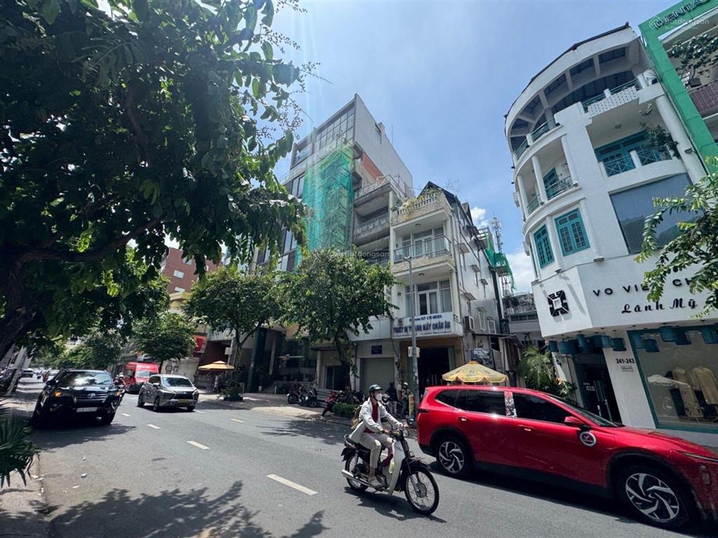 Nguyễn đình chiểu ngay chợ bàn cờ .hiếm nhà bán dt .44.m2 .3tầng btct hẻm xe hơi vip q3 gía 9.5tỷ