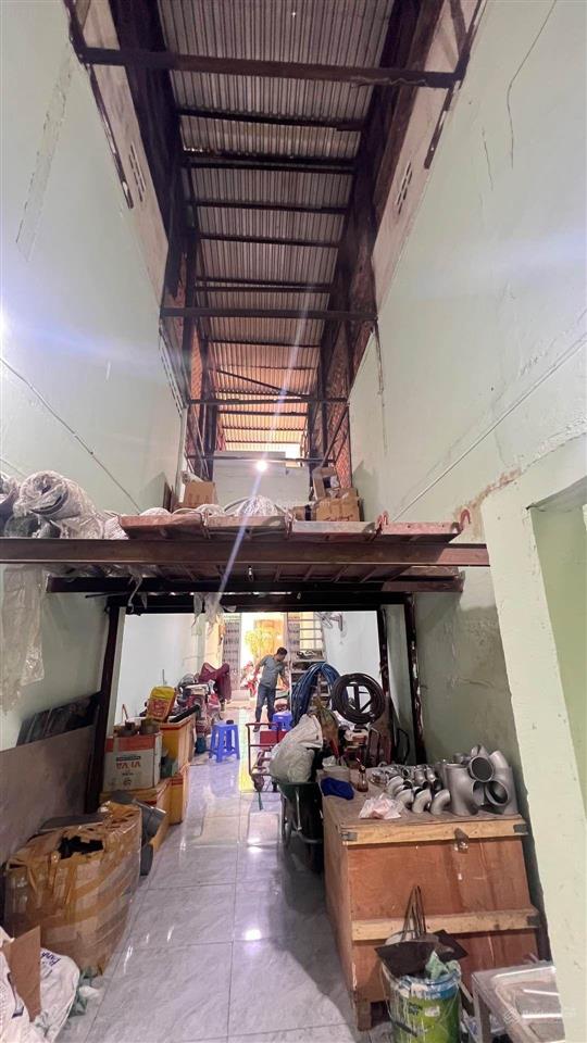 Dt 3m.14m(dt sử dụng 99.6m) 3tầng. sư vạn hạnh q10.20m ra mặt tiền đường.gần ngã 7 .bán 6.5tỷ