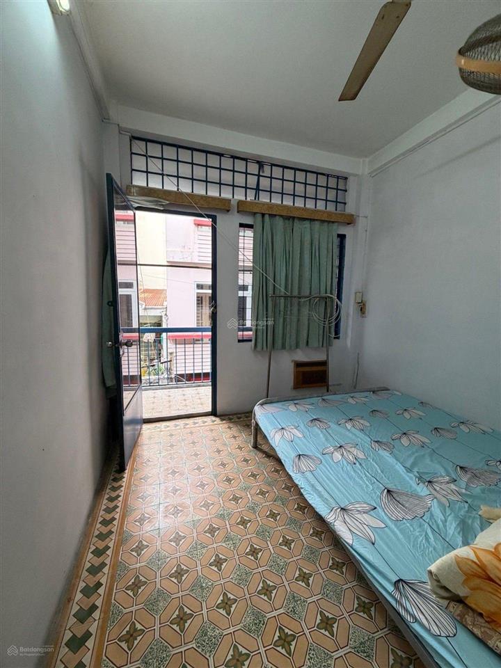 Siêu phẩm q3 ngay đường. chợ bàn cờ .phố ẩm thực đêm. xe hơi ngủ trong nhà .dt 32m2 giá 6.4 tỷ tl