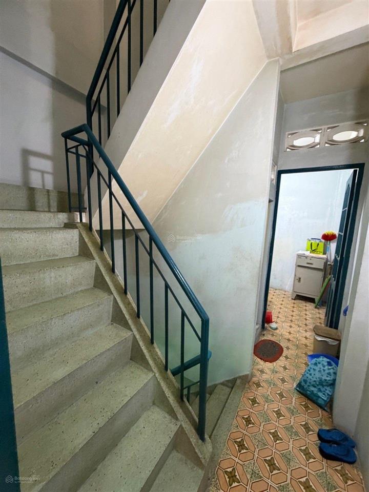 Siêu phẩm q3 ngay đường. chợ bàn cờ .phố ẩm thực đêm. xe hơi ngủ trong nhà .dt 32m2 giá 6.4 tỷ tl