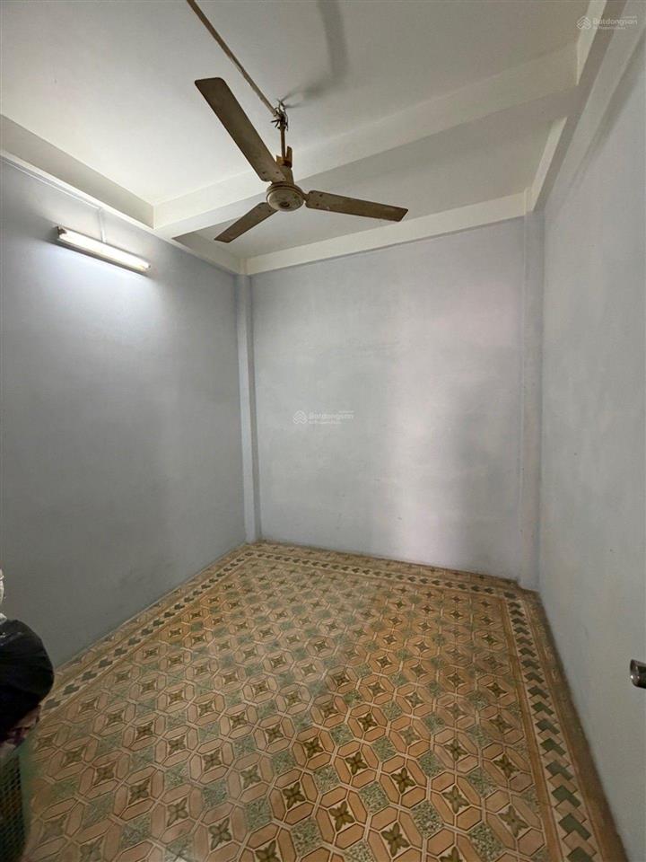 Siêu phẩm q3 ngay đường. chợ bàn cờ .phố ẩm thực đêm. xe hơi ngủ trong nhà .dt 32m2 giá 6.4 tỷ tl