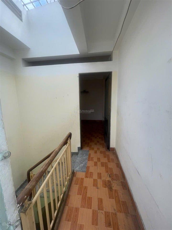 Nguyễn đình chiểu f bàn cờ .trung tâm. q3.hẻm thông 4m .dt 30m2 4tẩng.btct giá 7.6tỷ .tl