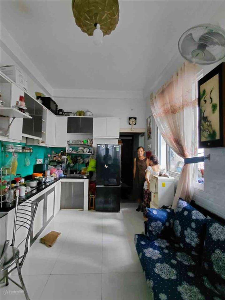 Đjện biên phủ căn góc. thoáng không lộ giới .quận 10.4tầng. 6 phòng ngủ giá .8.6tỷ tl