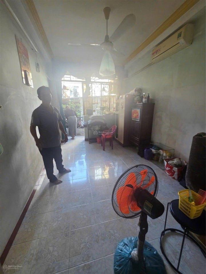 Điện biên phủ, bàn cờ, gần ủy ban phường, trường học các cấp. dt 21m2, 3m x 7m, giá 3.95 tỷ tl