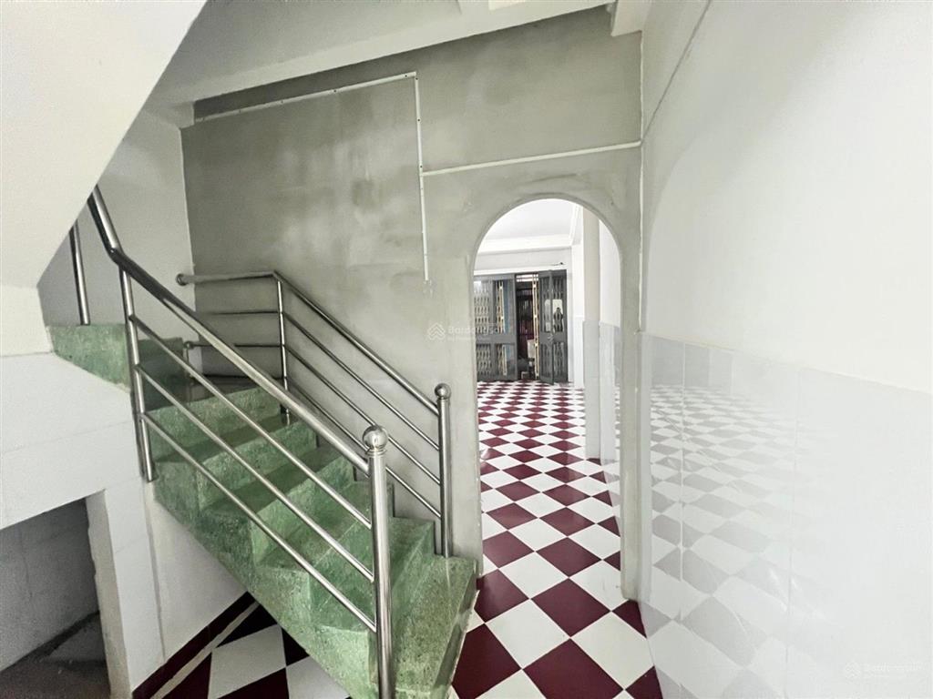 Siêu phẩm. đường 3/2, q.10. hẻm xe hơi 4.6m ô tô vào nhà. dt 41m2. 3.1m  13.4m. bán 8.5 tỷ