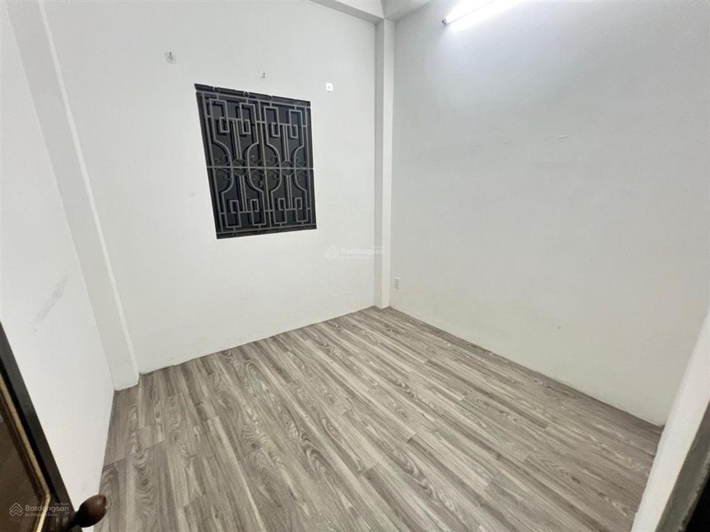 Siêu phẩm. đường 3/2, q.10. hẻm xe hơi 4.6m ô tô vào nhà. dt 41m2. 3.1m  13.4m. bán 8.5 tỷ