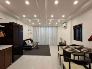 Nguyễn thị minh khai ngay q3 ngay vòng xoay ngã 6 .bước chân ra xe hơi tráng dt 31m2 .gía 6 88tỷ