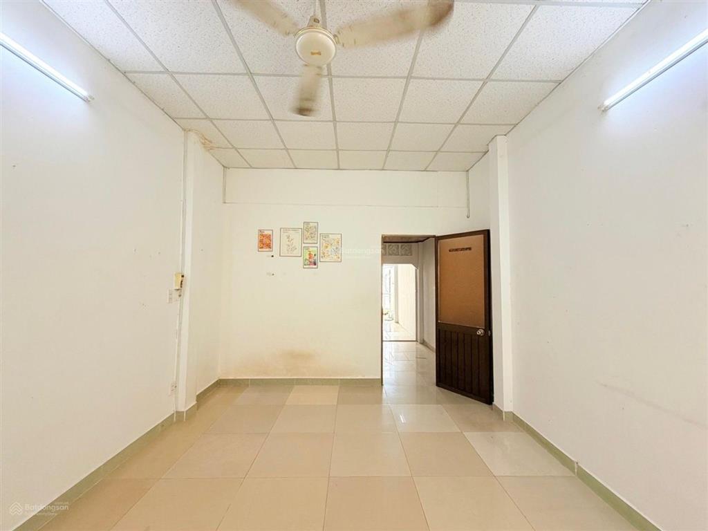 Nhà vip 2 mặt tiền hẻm thành thái .trung tâm quận 10 dt 45m2 .3tầng giá 6.5tỷ tl