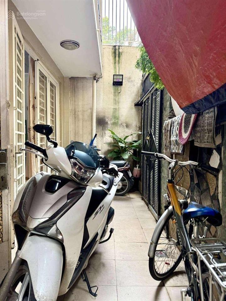 Nguyễn trãi quận 5 giáp quận 1. 2 tầng dt 56m2. ngang khủng hơn 6m giá 7 tỷ tl