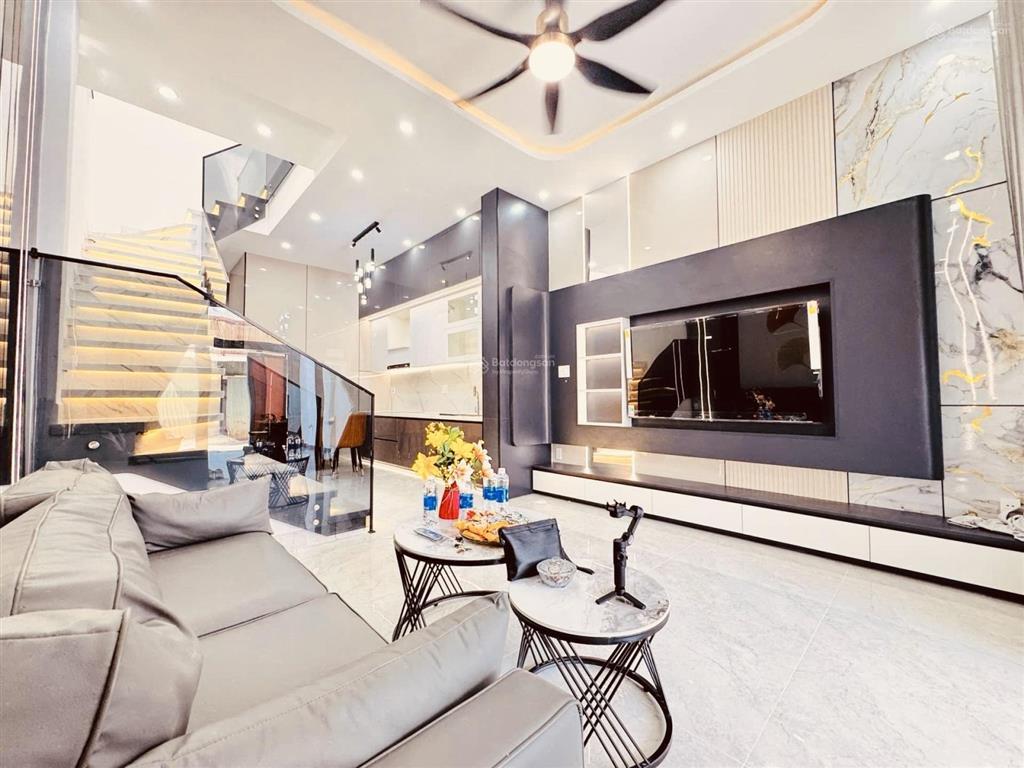Nhà mới 2 tầng 70m2 full nội thất  ô tô ngủ trong nhà đoạn bến xe trung tâm đà nẵng