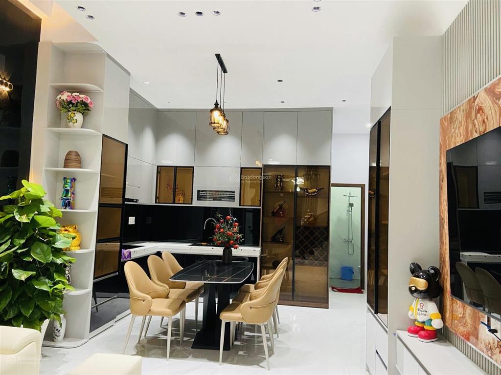 Mặt tiền hòa minh21 3 tầng mới full nộithất khu vực cận biển ô tô ngủ trong sân,trung tâm tiện ích