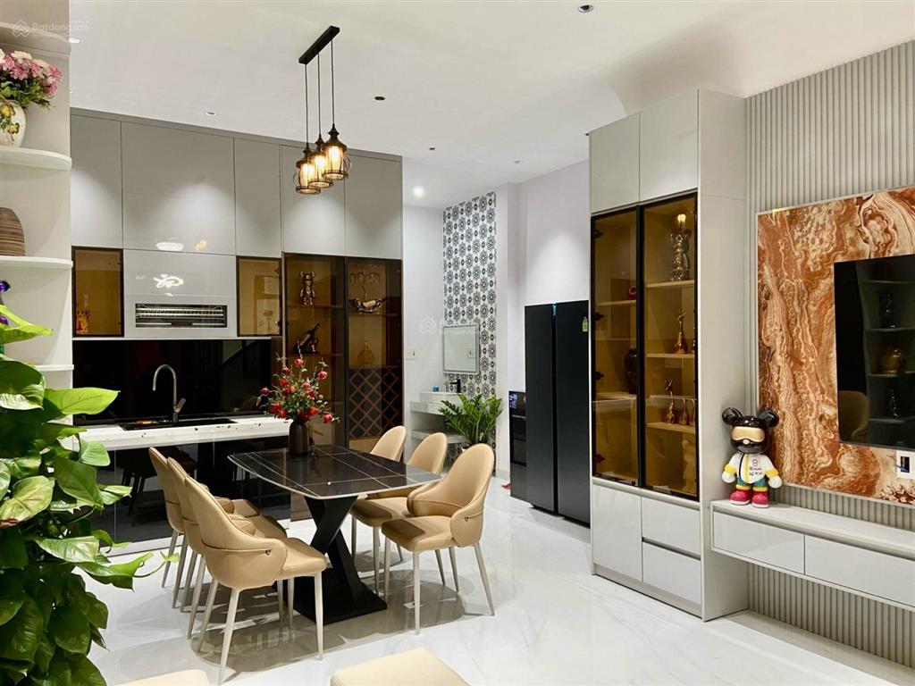 Mặt tiền hòa minh21 3 tầng mới full nộithất khu vực cận biển ô tô ngủ trong sân,trung tâm tiện ích