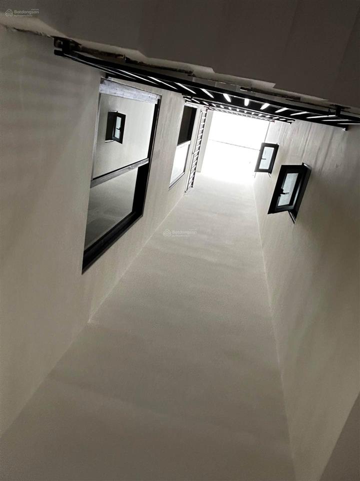 Nhà 4 tầng nguyễn văn linh 60m2 , diện tích sử dụng 250m2 , trung tâm thành phố
