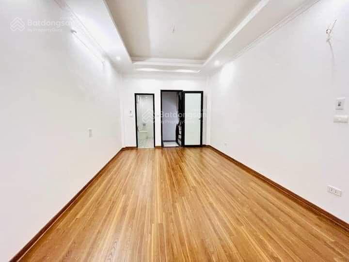 Bán nhà ngọc hồi 32m 5 tầng ô tô đỗ cổng 500m ra bến xe nước ngầm