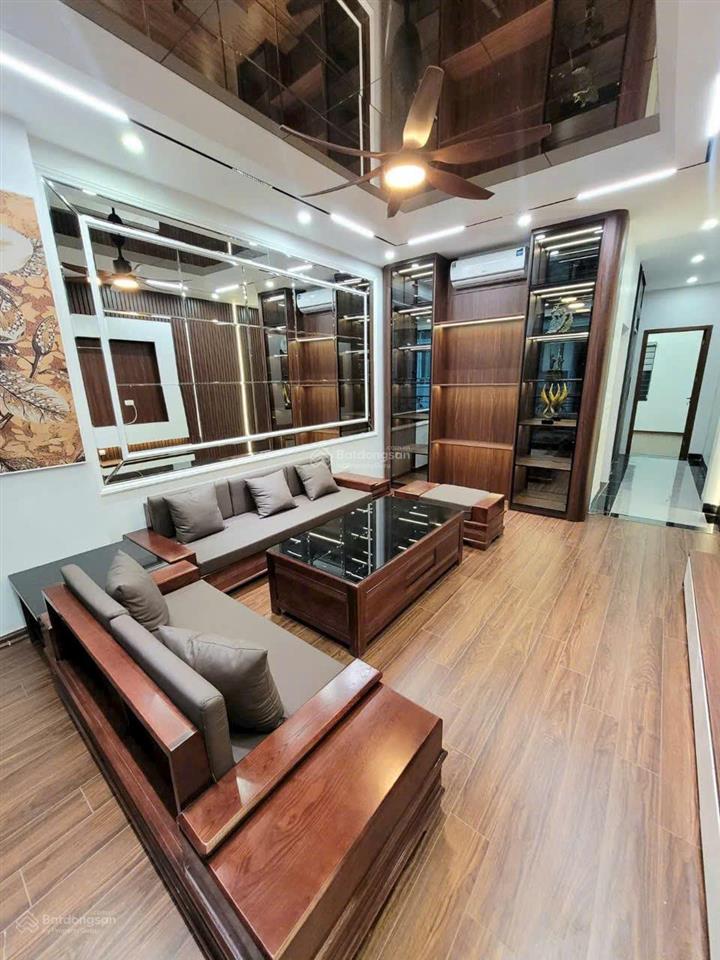 Hàng xóm royal  6t thang máy  ô tô tránh  view hồ  50m2 17,8 tỷ