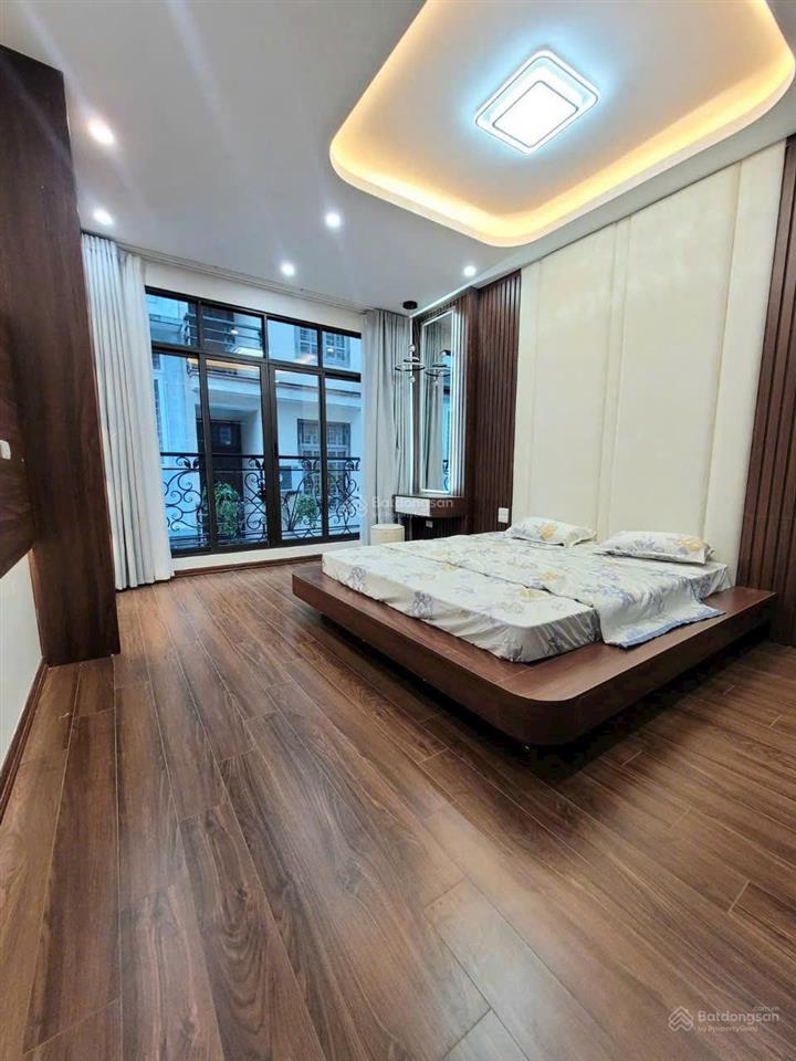 Hàng xóm royal  6t thang máy  ô tô tránh  view hồ  50m2 17,8 tỷ
