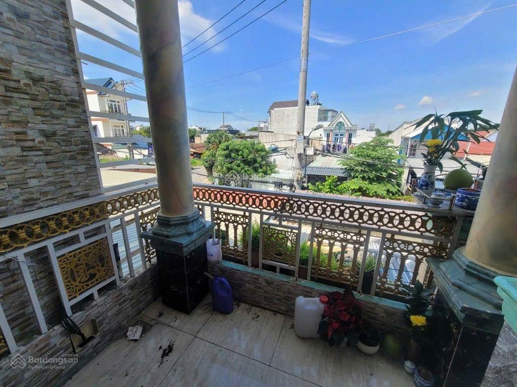 Mặt tiền kinh doanh thới tam thôn hóc môn nhà đẹp sân vườn 107m chỉ nhỉnh 5 tỉ đường