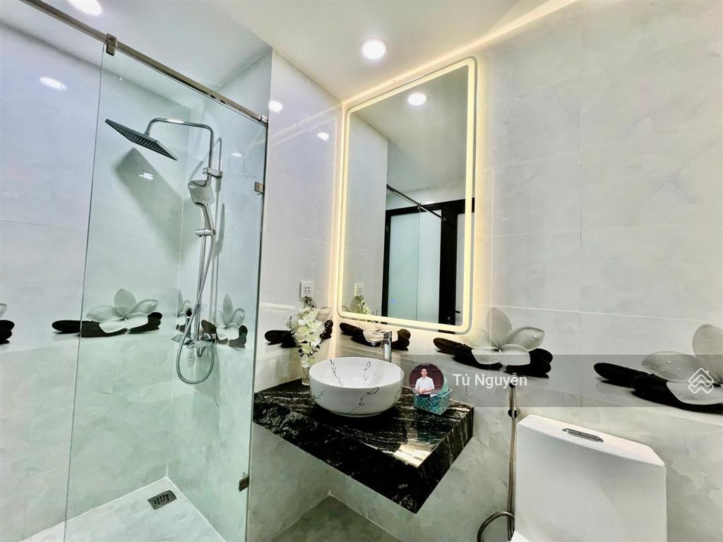 Chính chủ bán căn 3 phòng ngủ, 120m2 intracom 1, trung văn  tố hữu. giá 6.5 tỷ