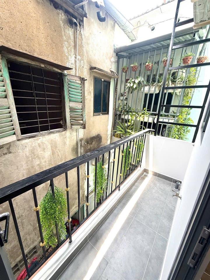 Bán nhà riêng tại lò siêu, giá cực chất 4,68 tỷ còn tl 30m2, 2pn, 2wc
