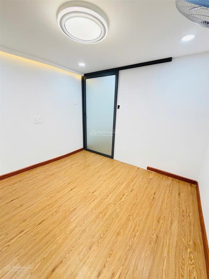 Bán căn nhà xây mới 100% trung tâm quận 10  trục vip tô hiến thành  giá tốt chỉ 2,88 tỷ tl