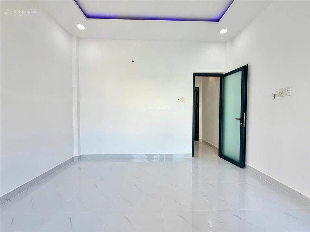Trương phước phan giáp lê văn quới  32m2 (4 x 8) 2 tầng mới 100% ở ngay  hẻm 4m thông  chỉ 3.9