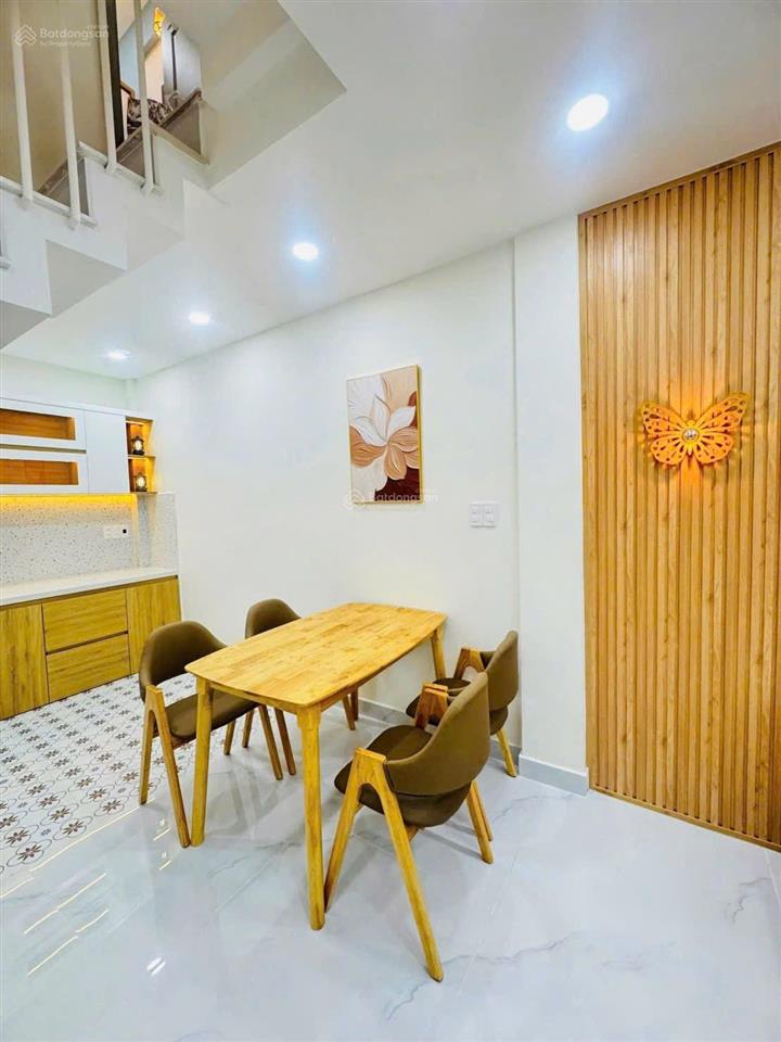 Siêu phẩm vừa về nóng hổi bán nhà 1 trệt 2 lầu mới đẹp 100%  đường bình thới giá 5tỷ680 tl