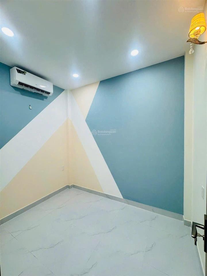 Siêu phẩm vừa về nóng hổi bán nhà 1 trệt 2 lầu mới đẹp 100%  đường bình thới giá 5tỷ680 tl