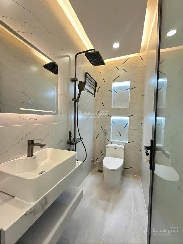 Nhà mới 5 tầng  52m2 ( 3.9 x 13.5)  4pn  đường 5m thông  không qh, không lg  chỉ 7.4 tỷ tl