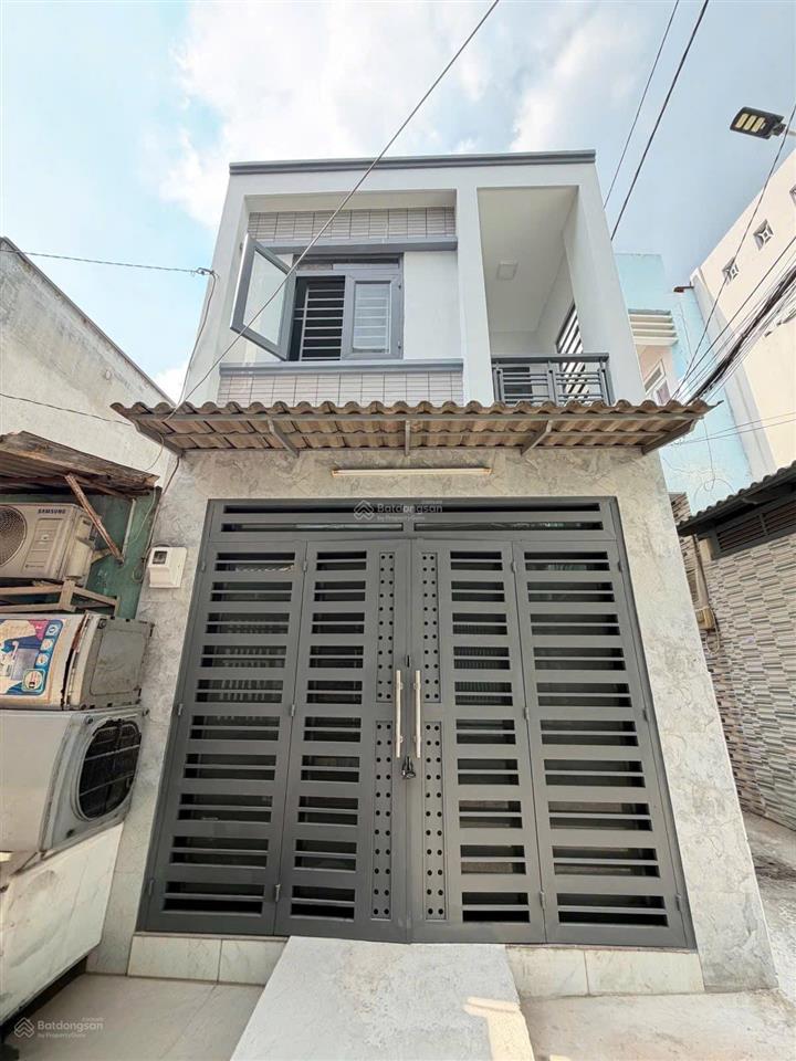 Chỉ 3.98 tỷ tl  sát ngã tư 4 xã  trục hương lộ 2  hẻm 4m thông  dt 4 x 11  2 tầng btct.