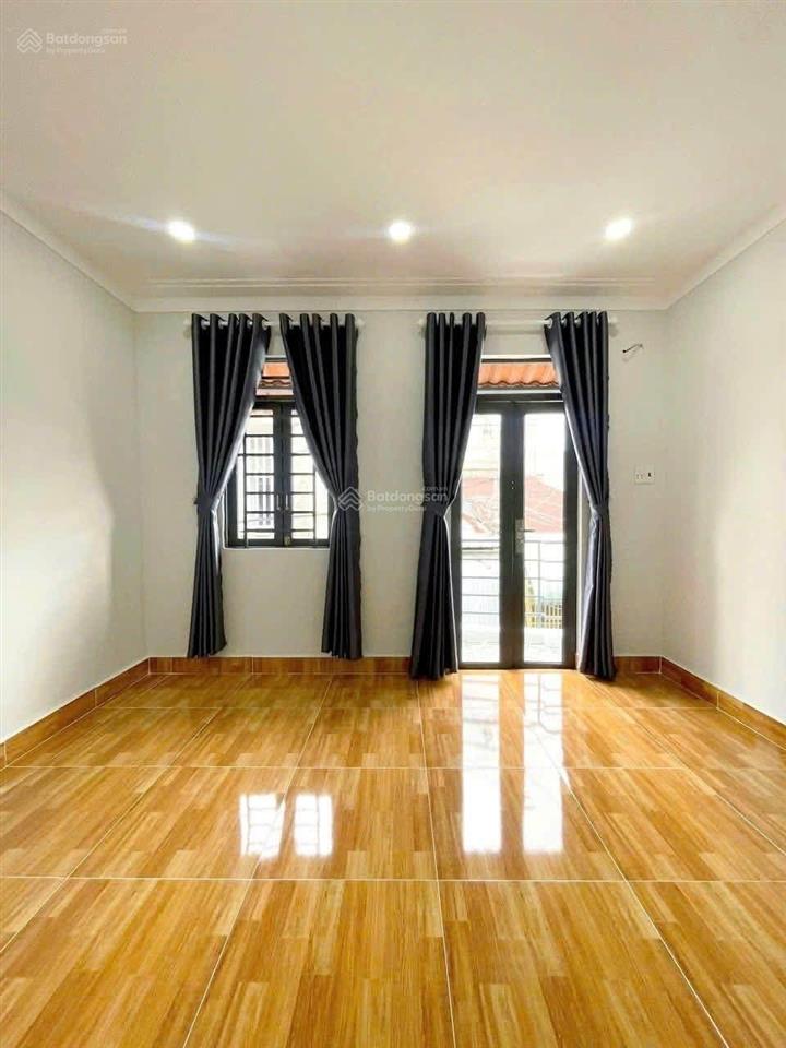 Nhà 4x10m 2 tầng 1 tỷ 750 gần chợ thiếc, ô tô tới cửa, p. tth, q12