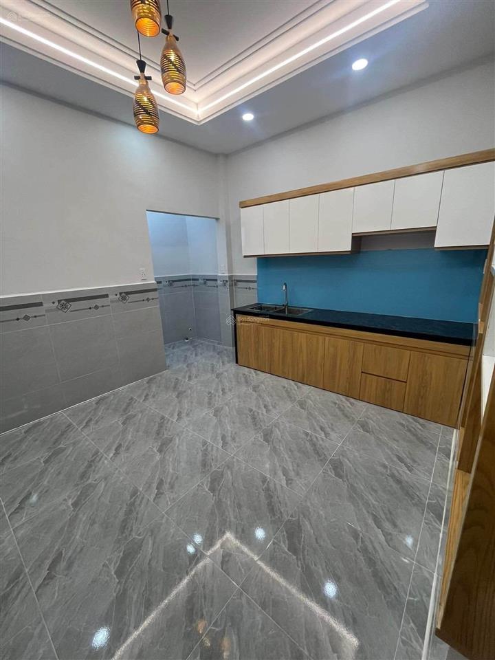 Nhà 4x10m 2 tầng 1 tỷ 750 gần chợ thiếc, ô tô tới cửa, p. tth, q12