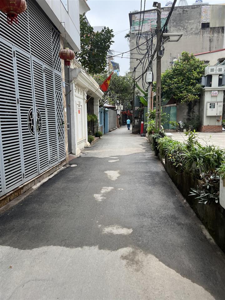 Gia chủ không ở nên muốn bán mảnh đất đẹp ngay phố xuân la sát hồ tây giá hấp dẫn