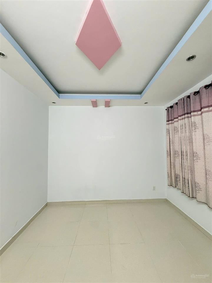 Chủ ngộp đất  cần bán nhanh,giá 850 triệu nhà đường phạm ngọc thạch , xã củ chi , hồ chí minh